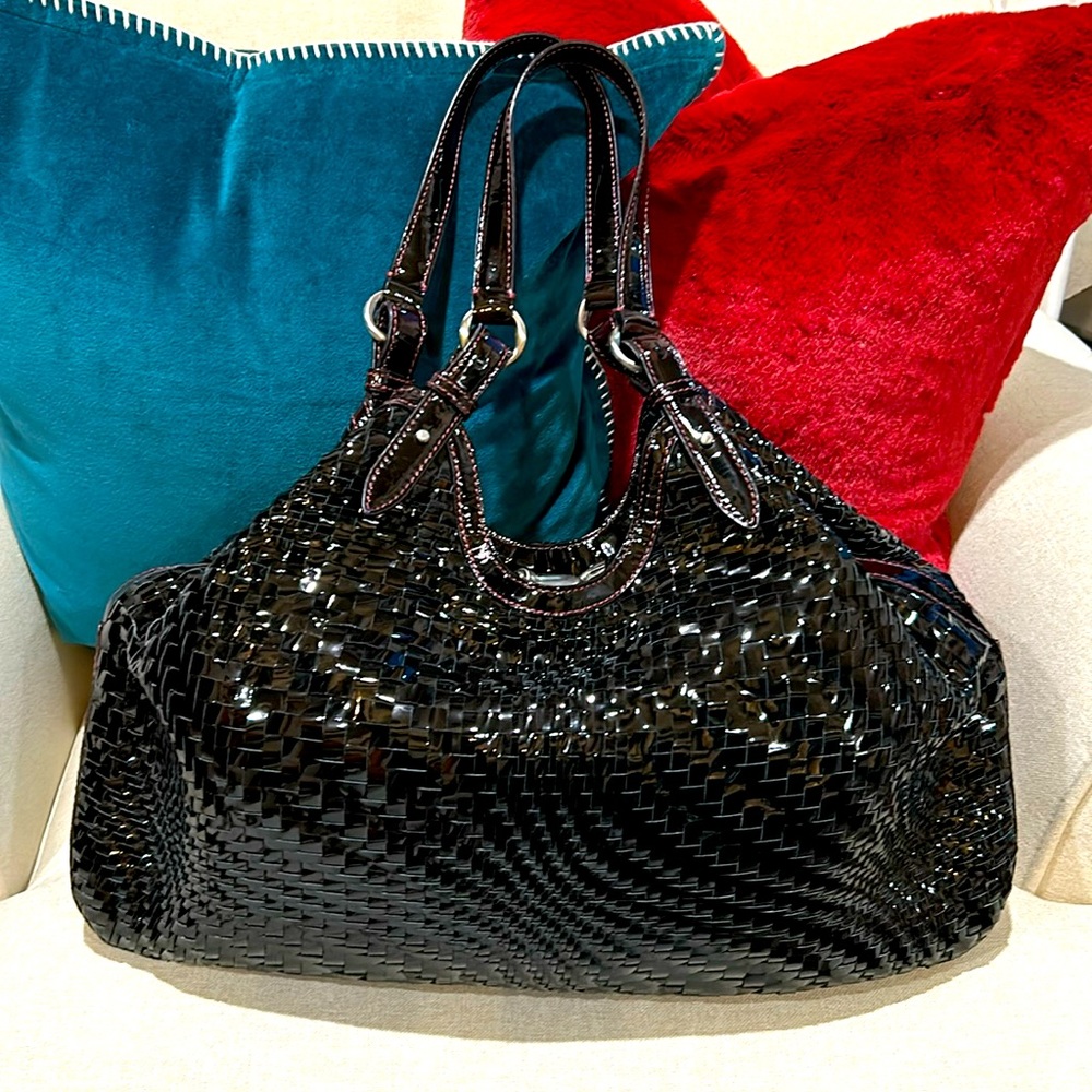 Cole Haan Genevieve (Large Tote/shoulder bag)👛🎉